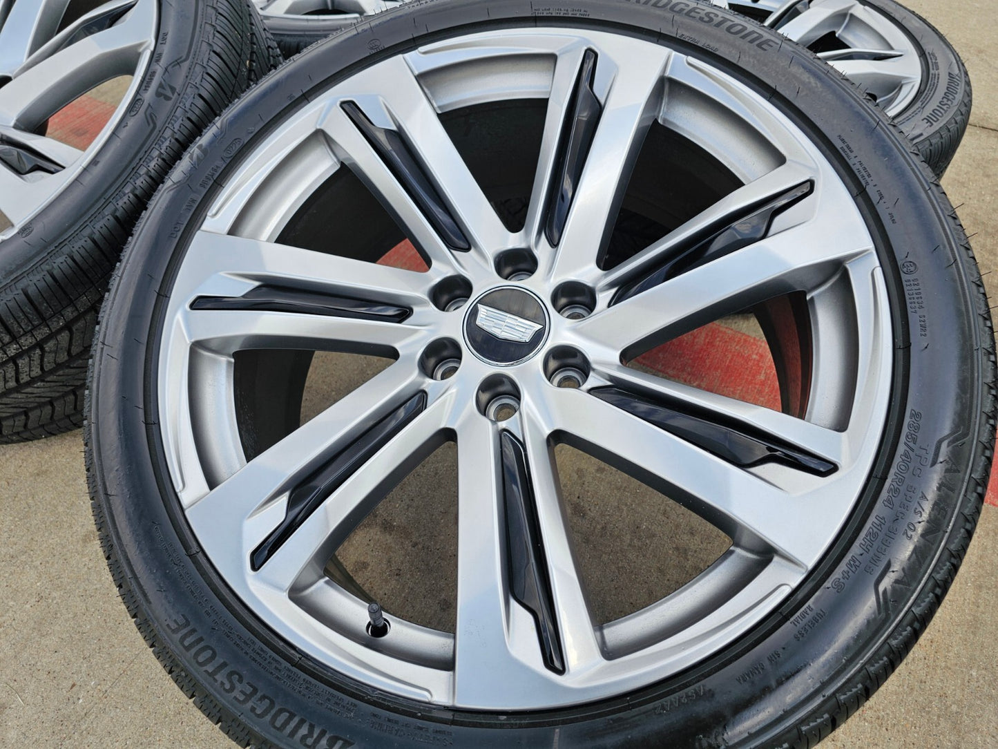 24" Cadillac Escalade V Platinum OEM wheel rim tire spare (1) 2025-2027 NEW