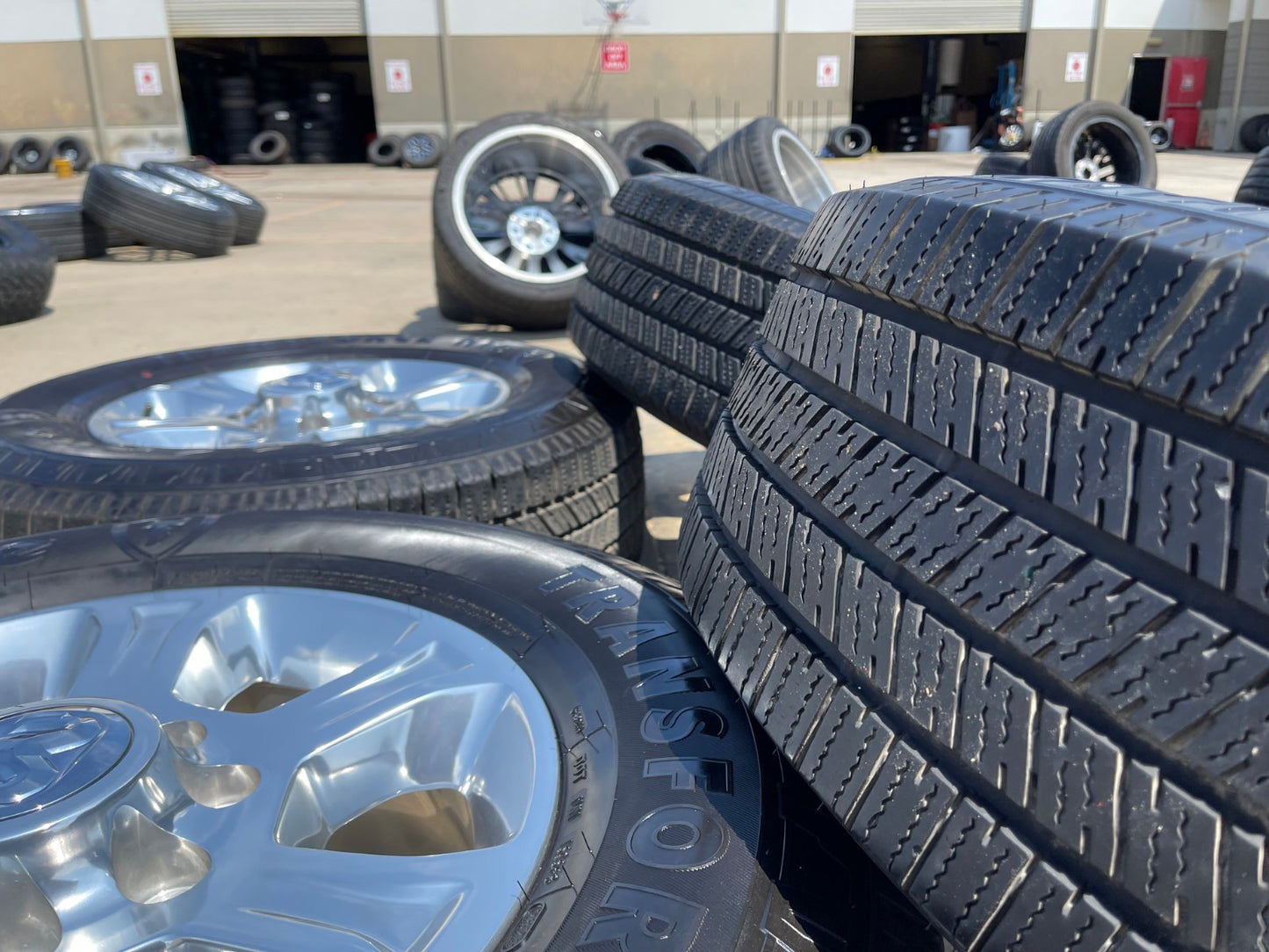 18" Ram 2500 3500 Laramie Power Wagon OEM 2692 wheels rims FIRESTONE H/T2 SET