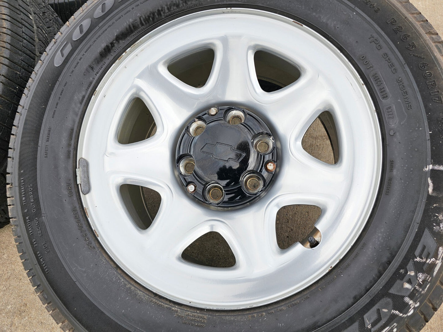 17" Chevy Tahoe PPV OEM Police Package 8111 wheels rims tires