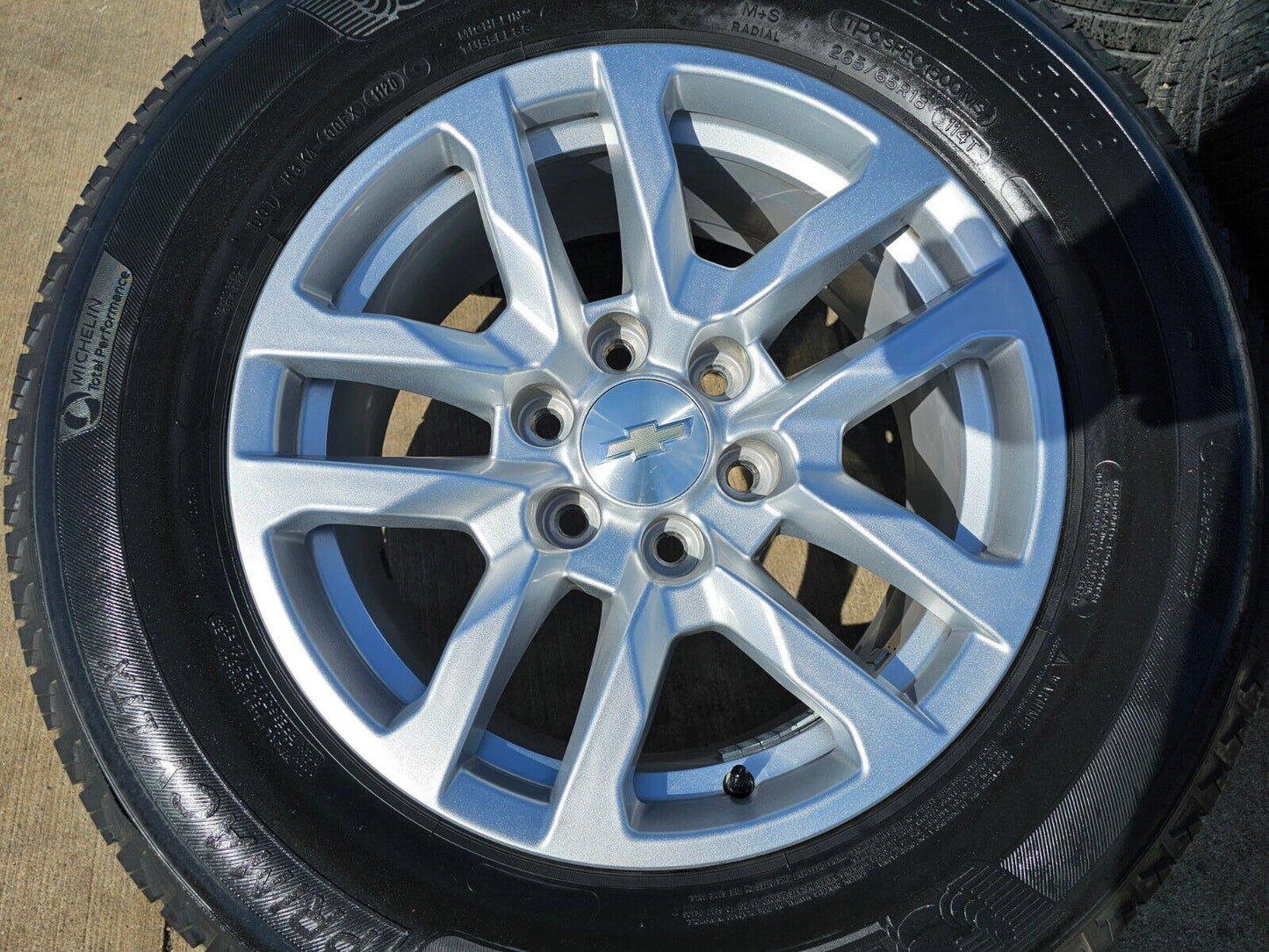 18" Chevy Silverado 1500 Suburban Tahoe OEM 5912 wheels rims GMC MICHELIN