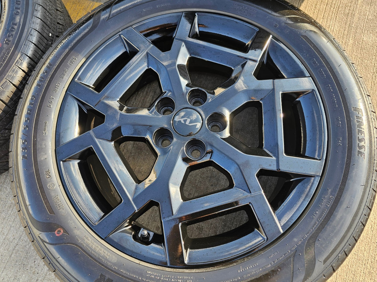 19" Kia Carnival Sorento OEM 94045 wheels rims Stinger K4 K5 2025 2026 2027 NEW