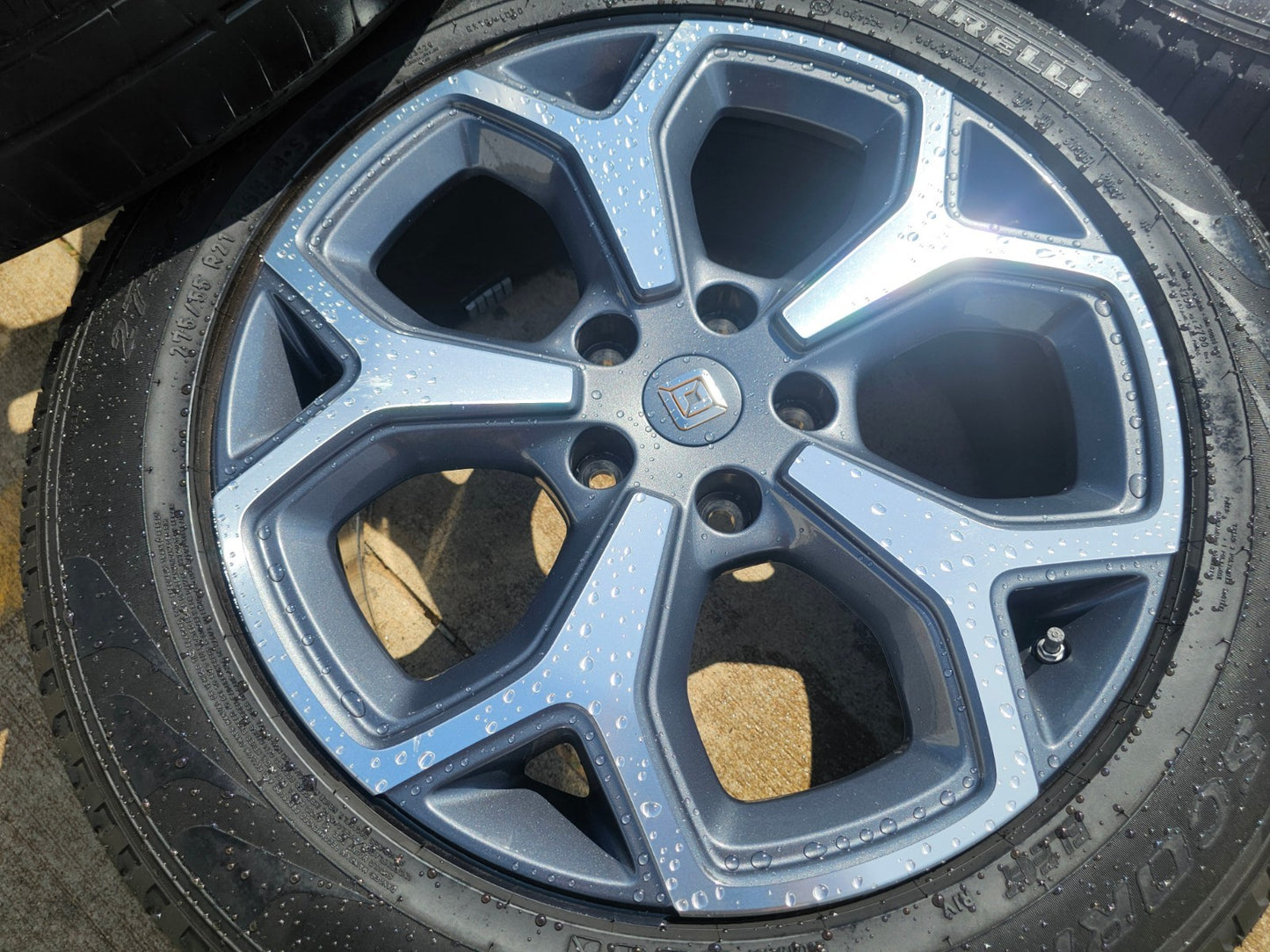 (4) 21" Rivian R1T R1S OEM wheels rims tires 2022 2023 2024 2025 2026 2027 SET