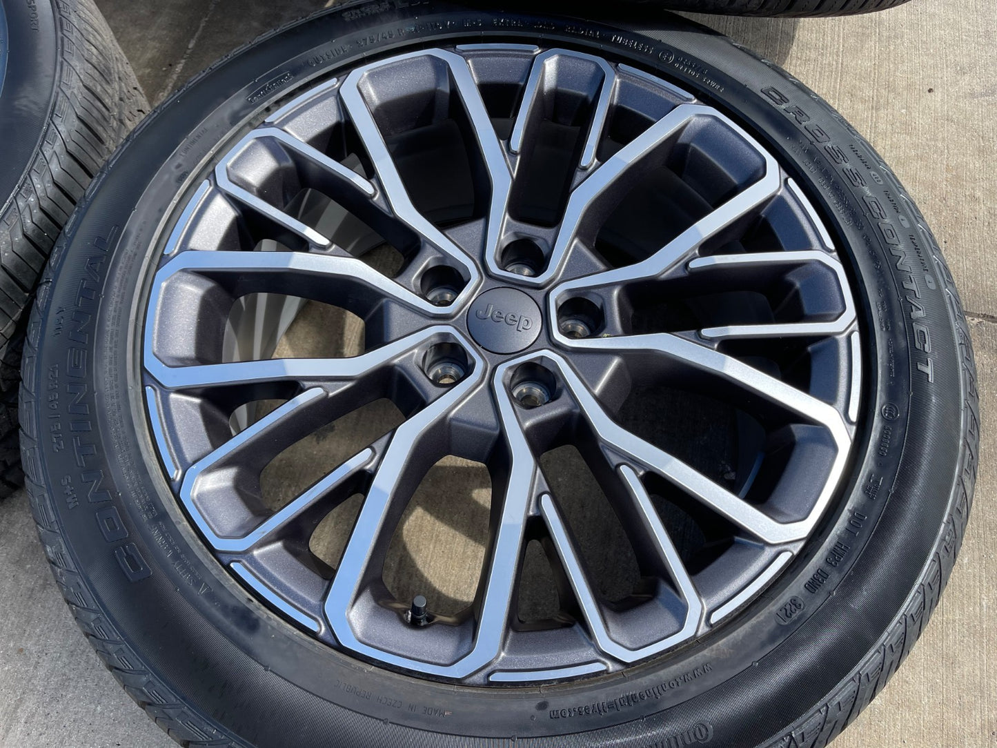 21" Jeep Grand Cherokee L OEM wheels rims 9290 Durango CONTINENTAL NEW