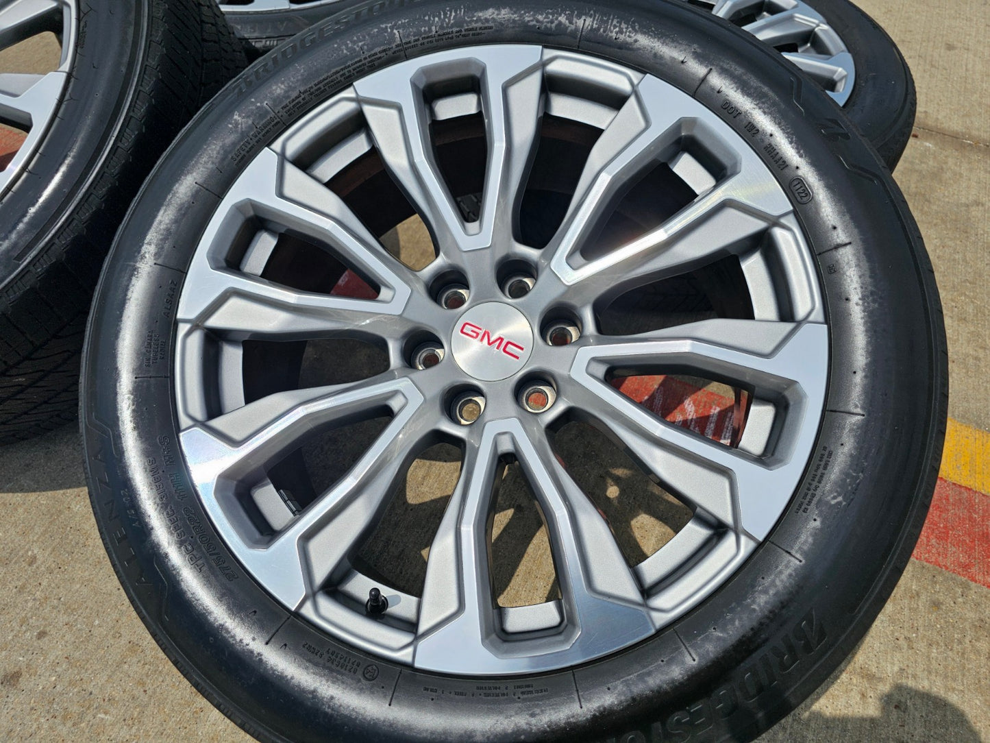 22" GMC Yukon Sierra DENALI OEM wheels rims 14025 97000 tires