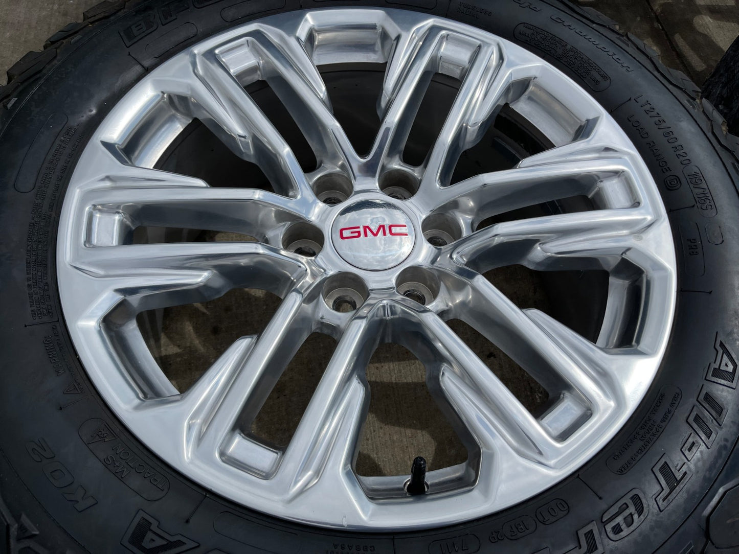 20" GMC Yukon Sierra Tahoe Silverado OEM 2120 14024 wheels rims BFG KO2 A/T 33"