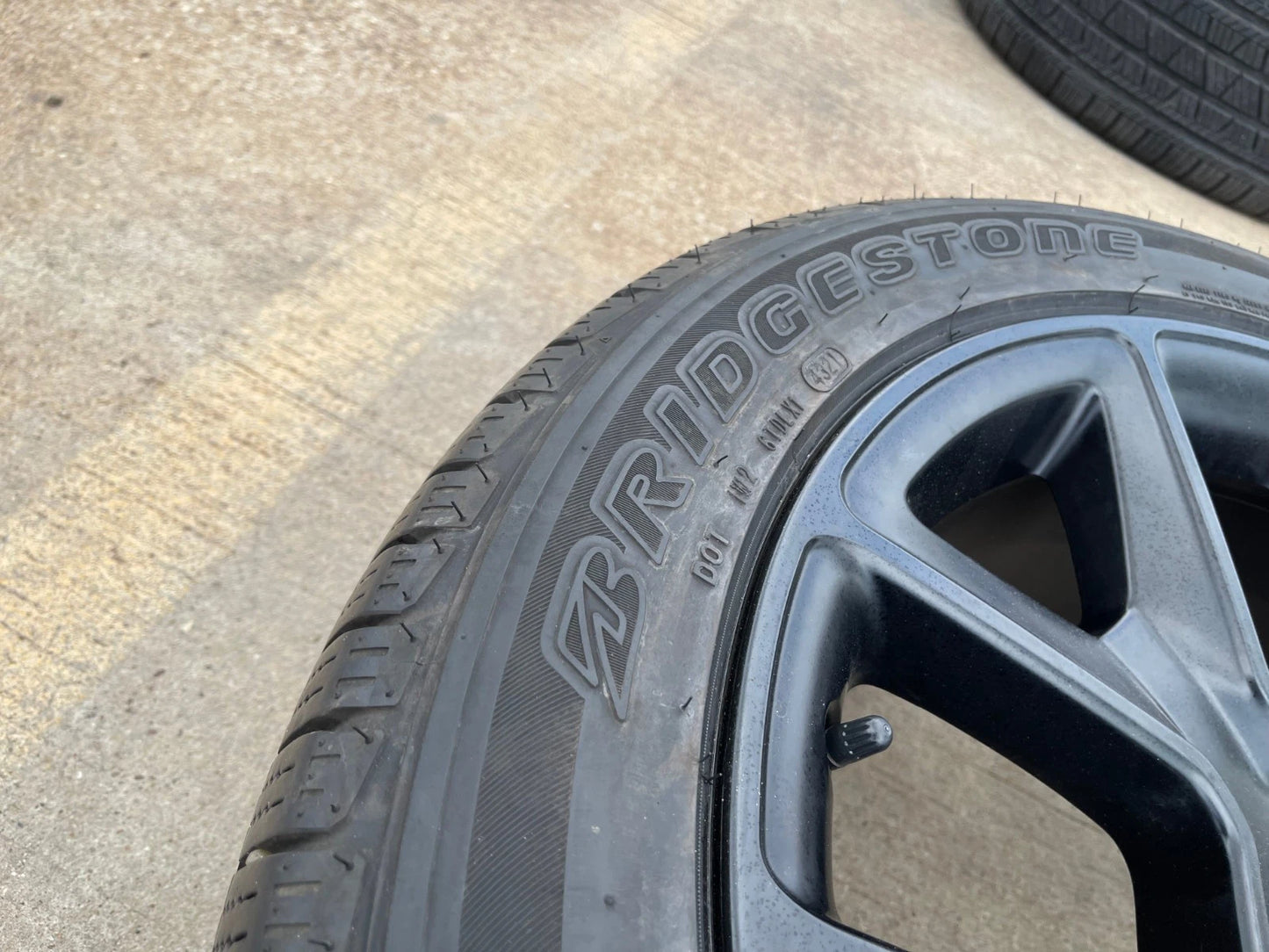 22" Dodge Ram 1500 OEM LIMITED Laramie wheel rim black 2725 2684 BRIDGESTONE