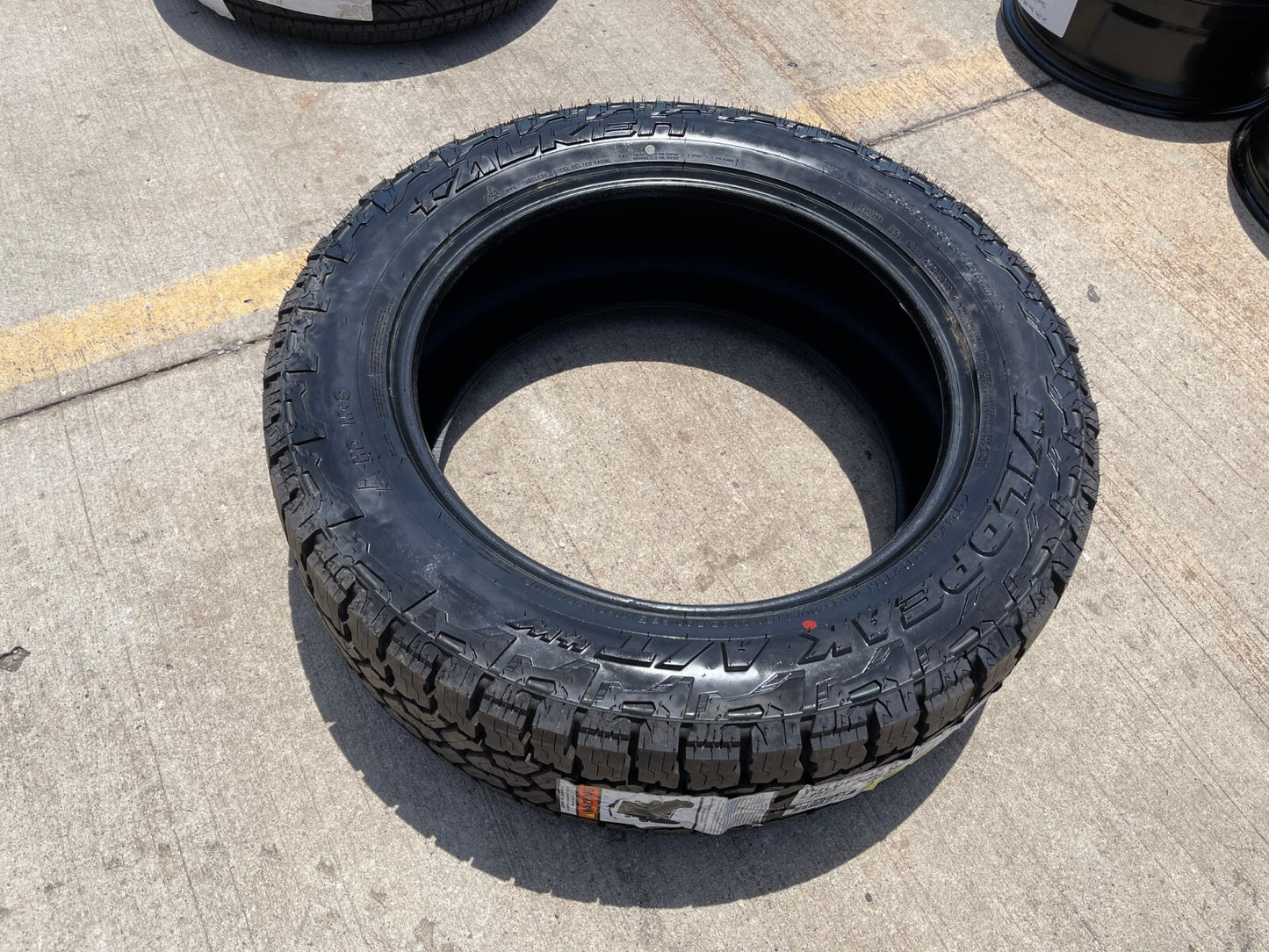 (1) 285/55/22 Falken Wildpeak A/T4 AT4W tire NEW