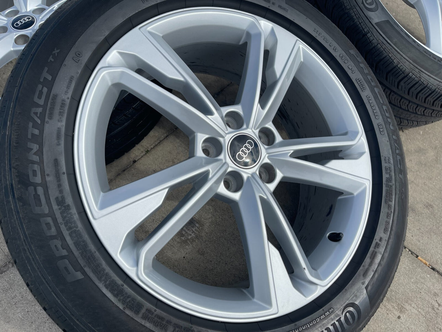19" Audi Q8 OEM wheels rims tires 59120 Q7 RS S VW Atlas