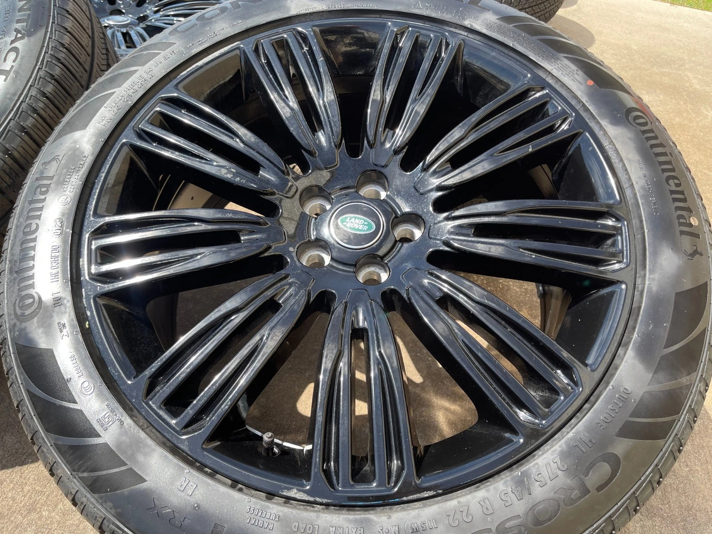 22" Land Rover Range DEFENDER OEM 72328 72331 wheels rims black CONTINENTAL