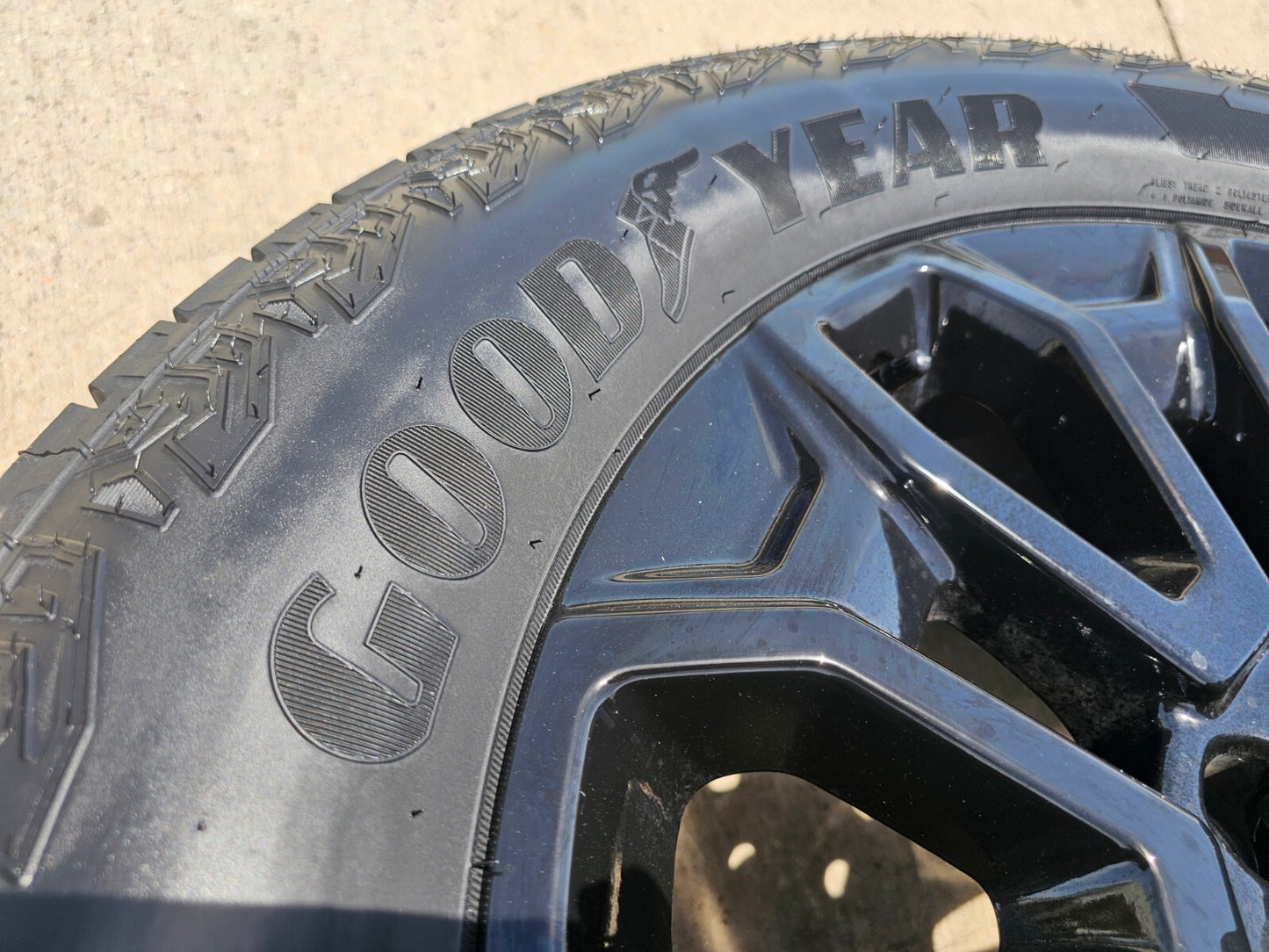 22" Chevy Silverado GMC Sierra 2500 OEM wheels rims A/T tires 2024 2025 2026 NEW