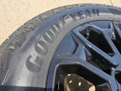 22" Chevy Silverado GMC Sierra 2500 OEM wheels rims A/T tires 2024 2025 2026 NEW