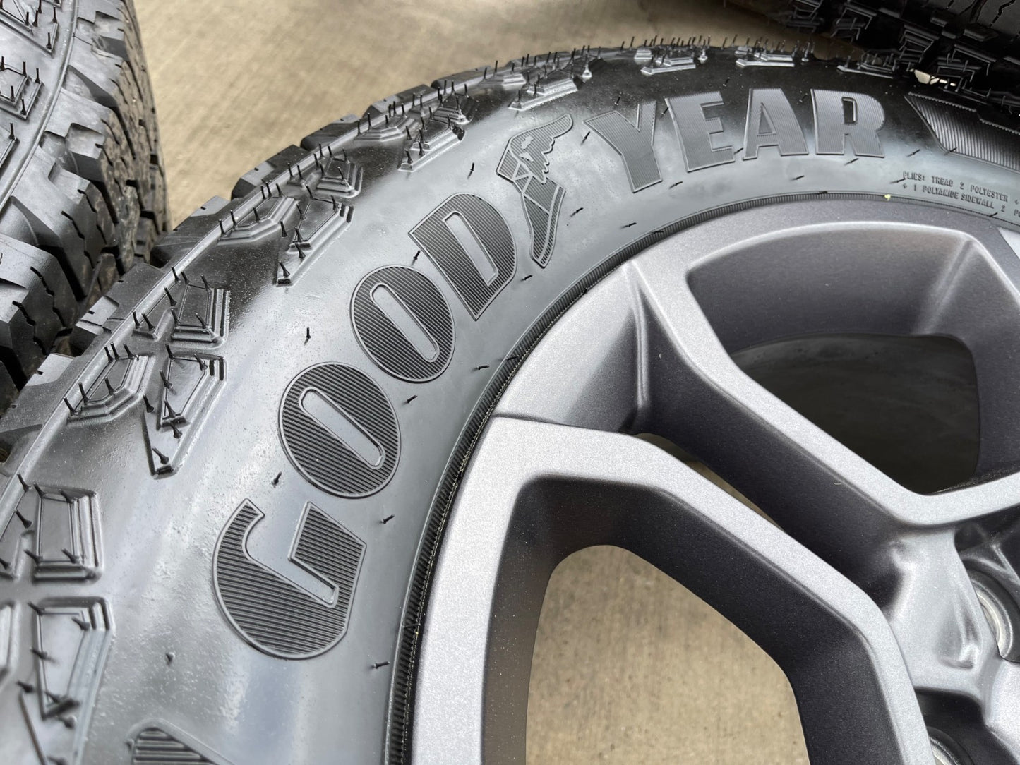 18" Jeep Grand Cherokee TRAILHAWK L OEM wheels rims 9309 Durango SET NEW