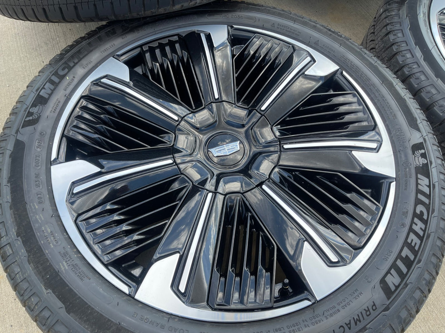24" Cadillac Escalade IQ EV OEM 4893 wheels rims Hummer 2025 2026 2027 SET NEW
