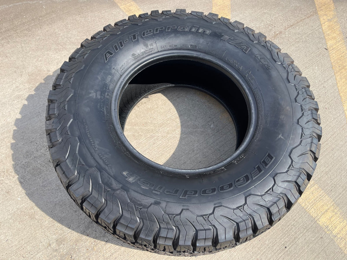(1) 315/70/17 BFG KO2 A/T tire 315/70R17 LT 10 ply LRC 113S BRAND NEW !!!