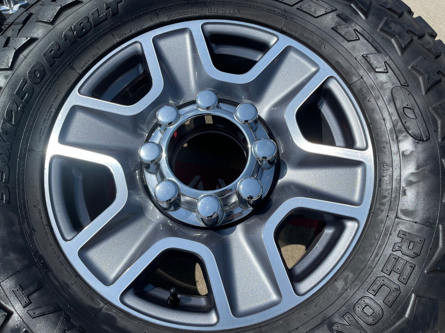 18" Ford F-250 F-350 Lariat FX-4 OEM wheels 10480 10298 SET tires NITRO 35"