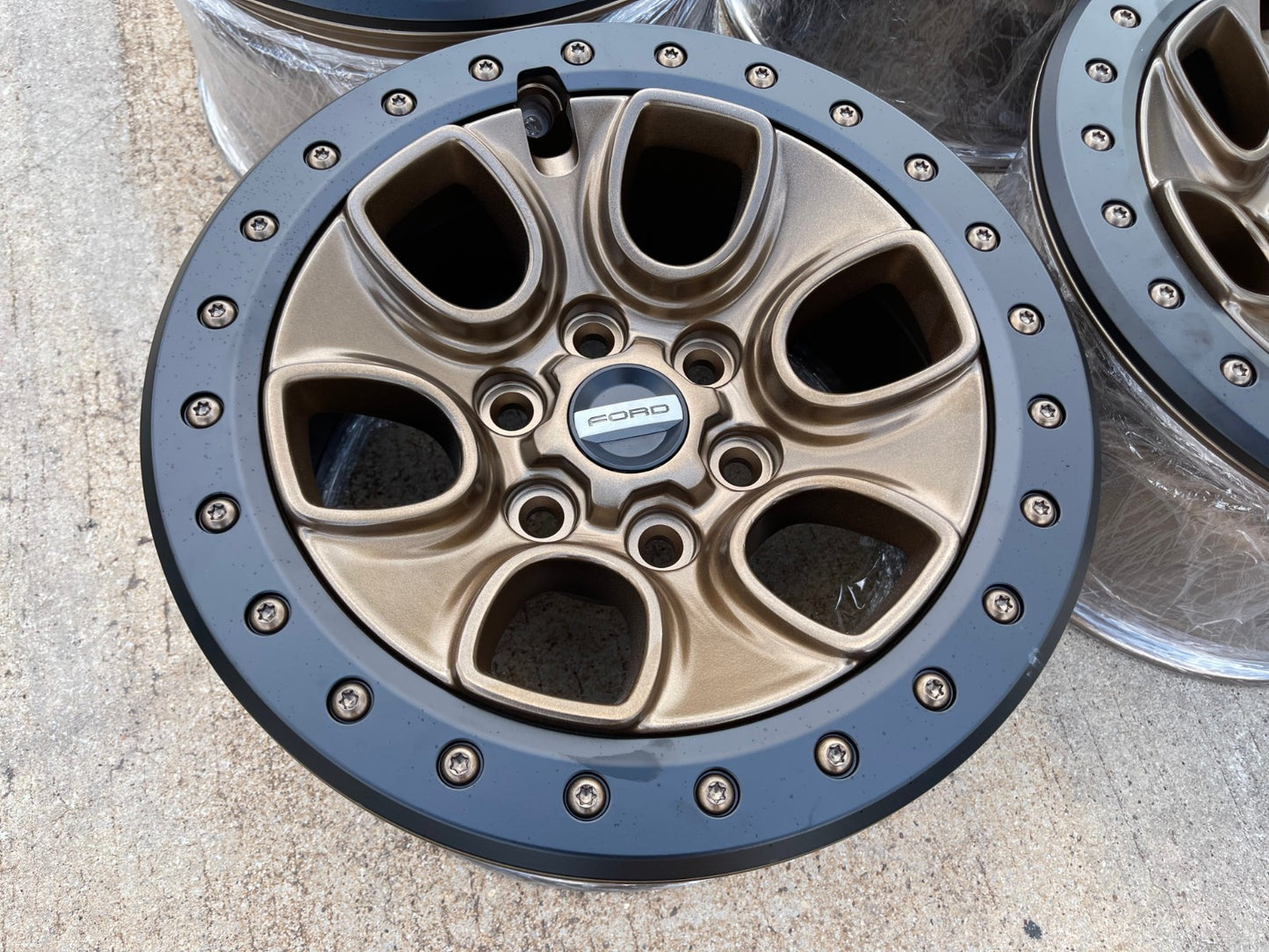 17" Ford F-150 Raptor OEM BEADLOCK rims wheels 10459 95210 BRONZE 2025 2026 NEW