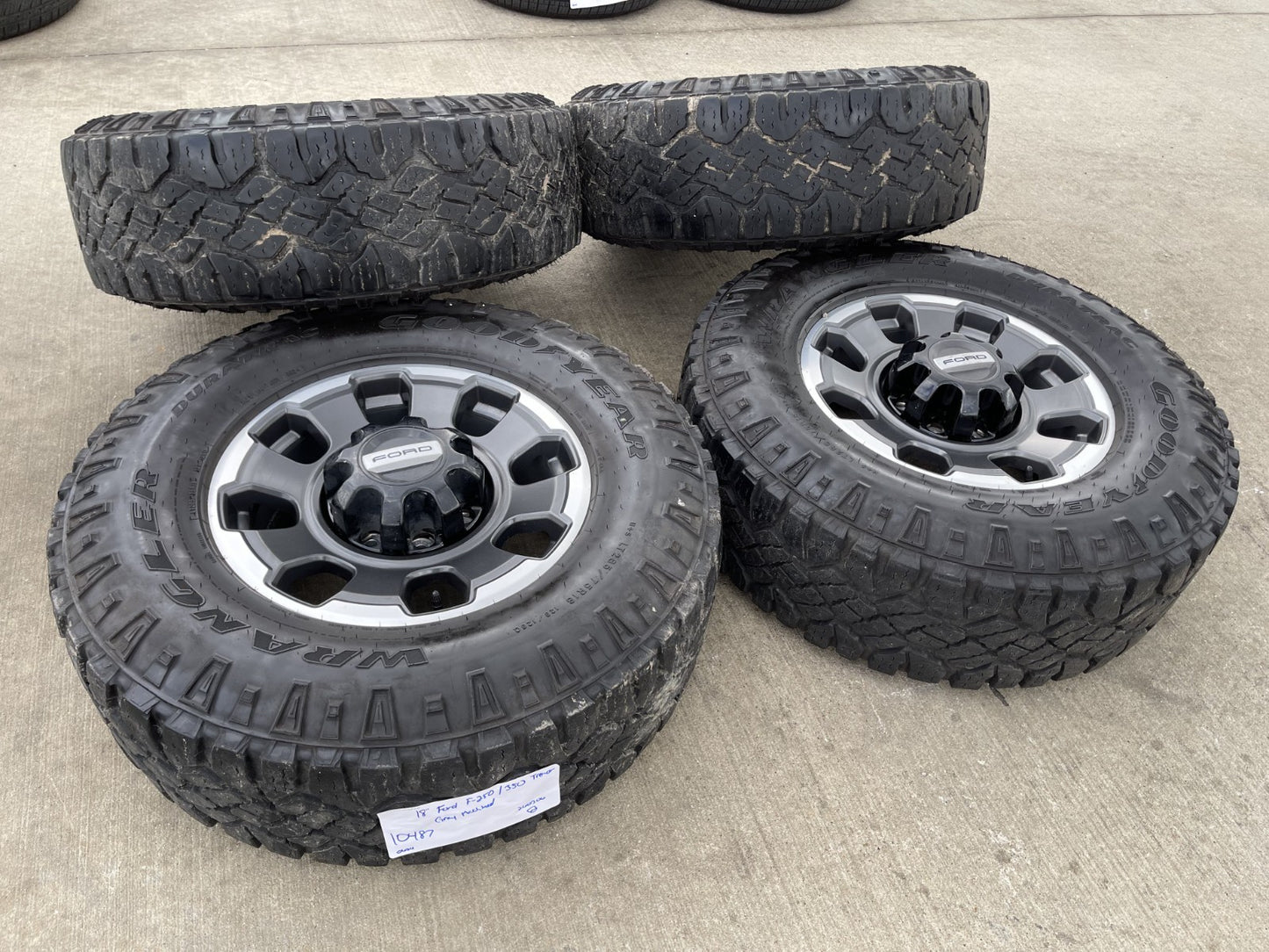 18" Ford F-250 F-350 OEM TREMOR rims wheels 10482 tires 35" DURATRAC R/T
