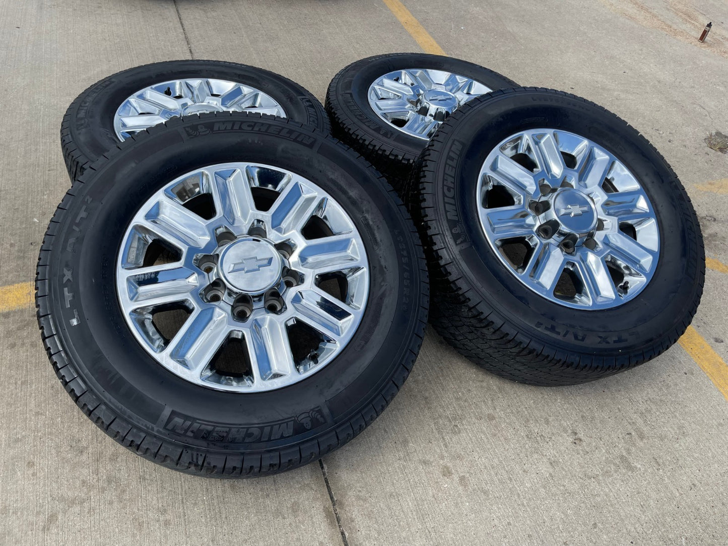 20" Chevy Silverado High Country LTZ 2500 3500 OEM wheels rims MICHELIN