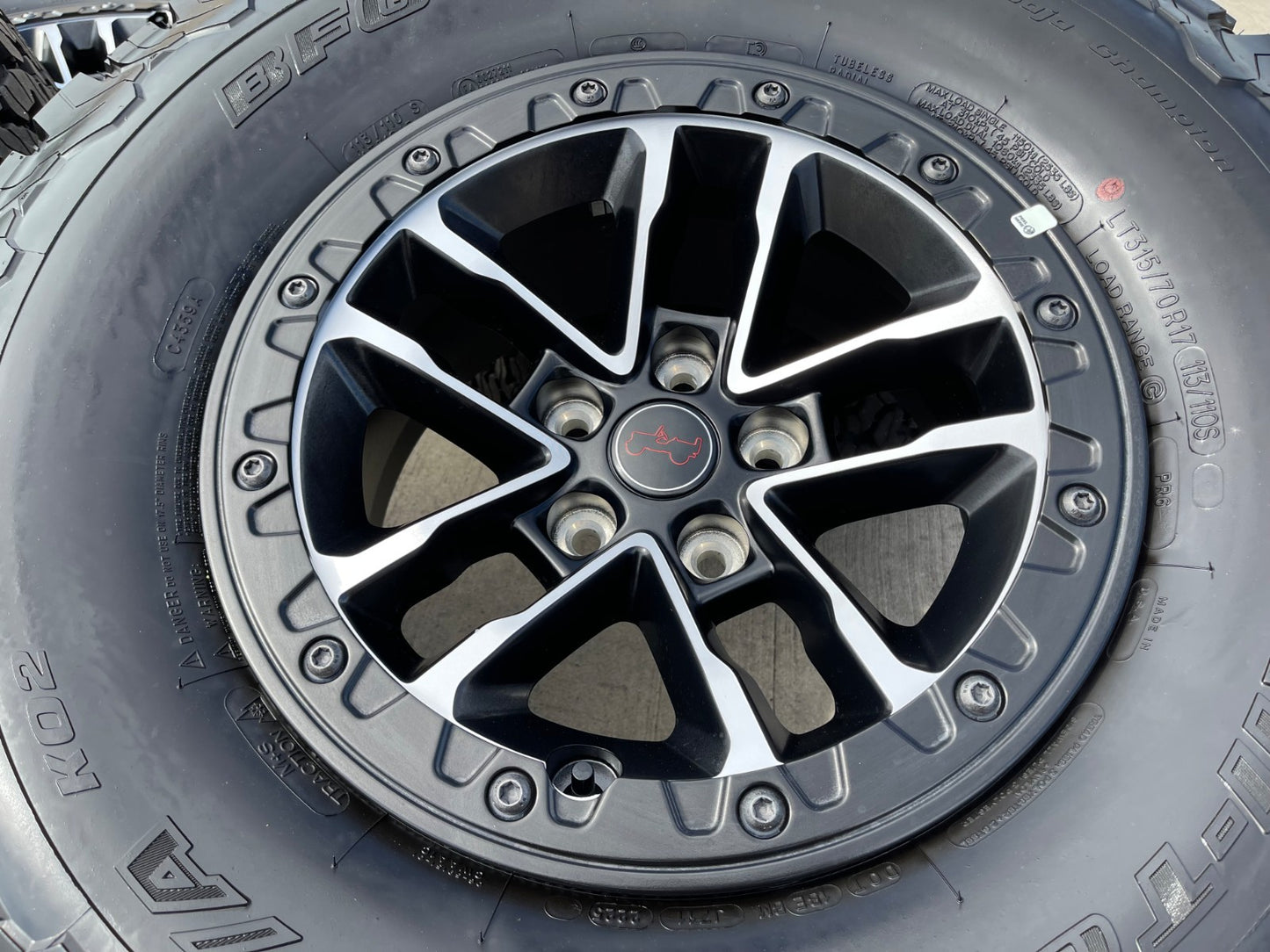 17" Jeep Wrangler 392 Gladiator Rubicon OEM 9329 BEADLOCK wheels rims NEW 35"