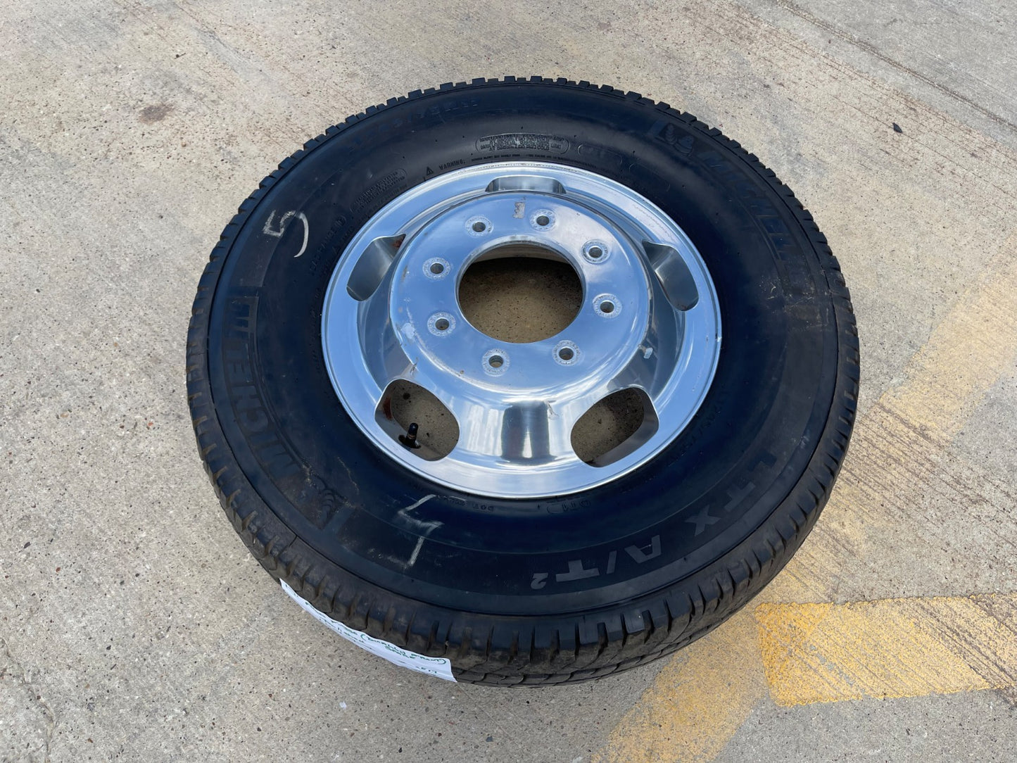 17" Ford F-350 Dually OEM 10477 rim wheel tire MICHELIN A/T2 spare single
