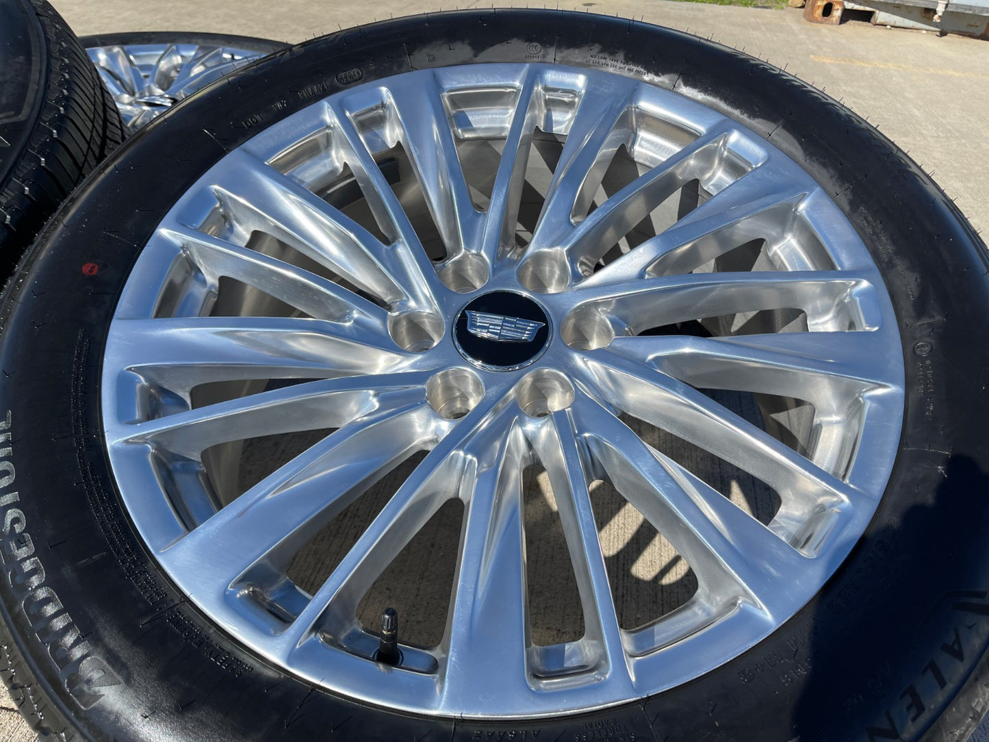 22" Cadillac Escalade Platinum OEM wheels rims 2024 2025 2026 2027 NEW