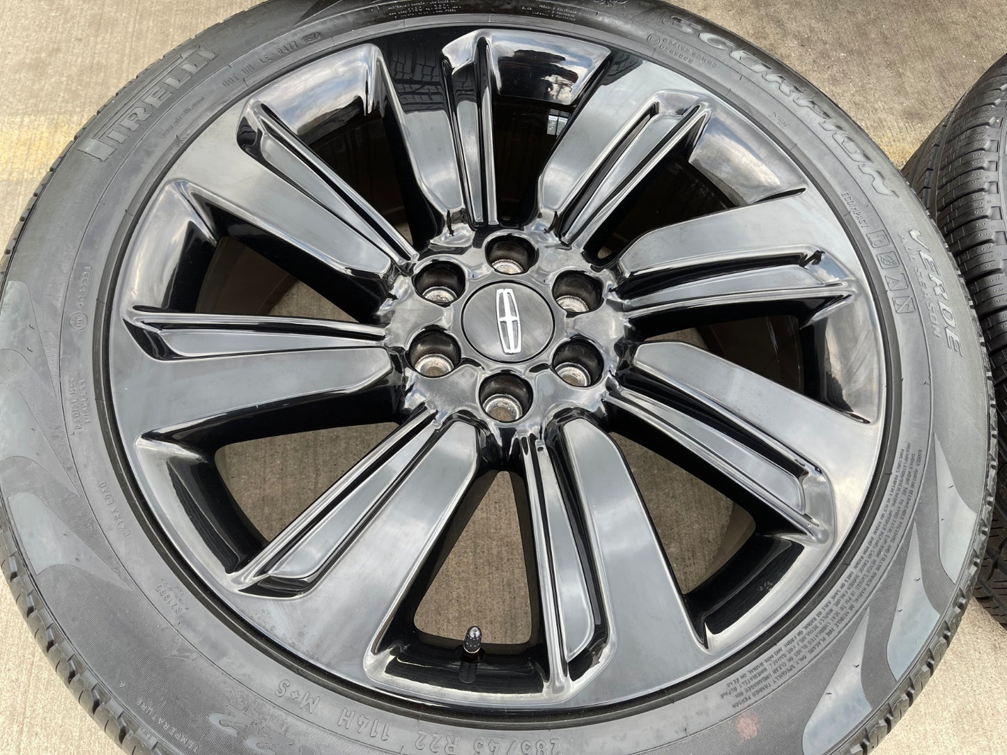 22" Lincoln Navigator OEM rims wheels Black Label 95384 10496 tires PIRELLI NEW