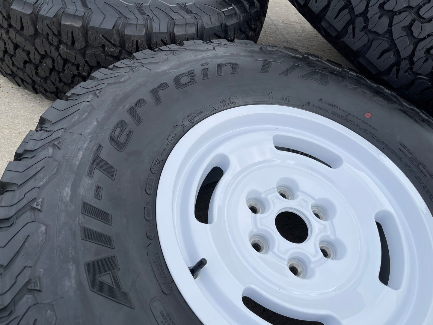 17" Ford Bronco HERITAGE SASQUATCH OEM 10463 wheels rims white 37" BFG NEW