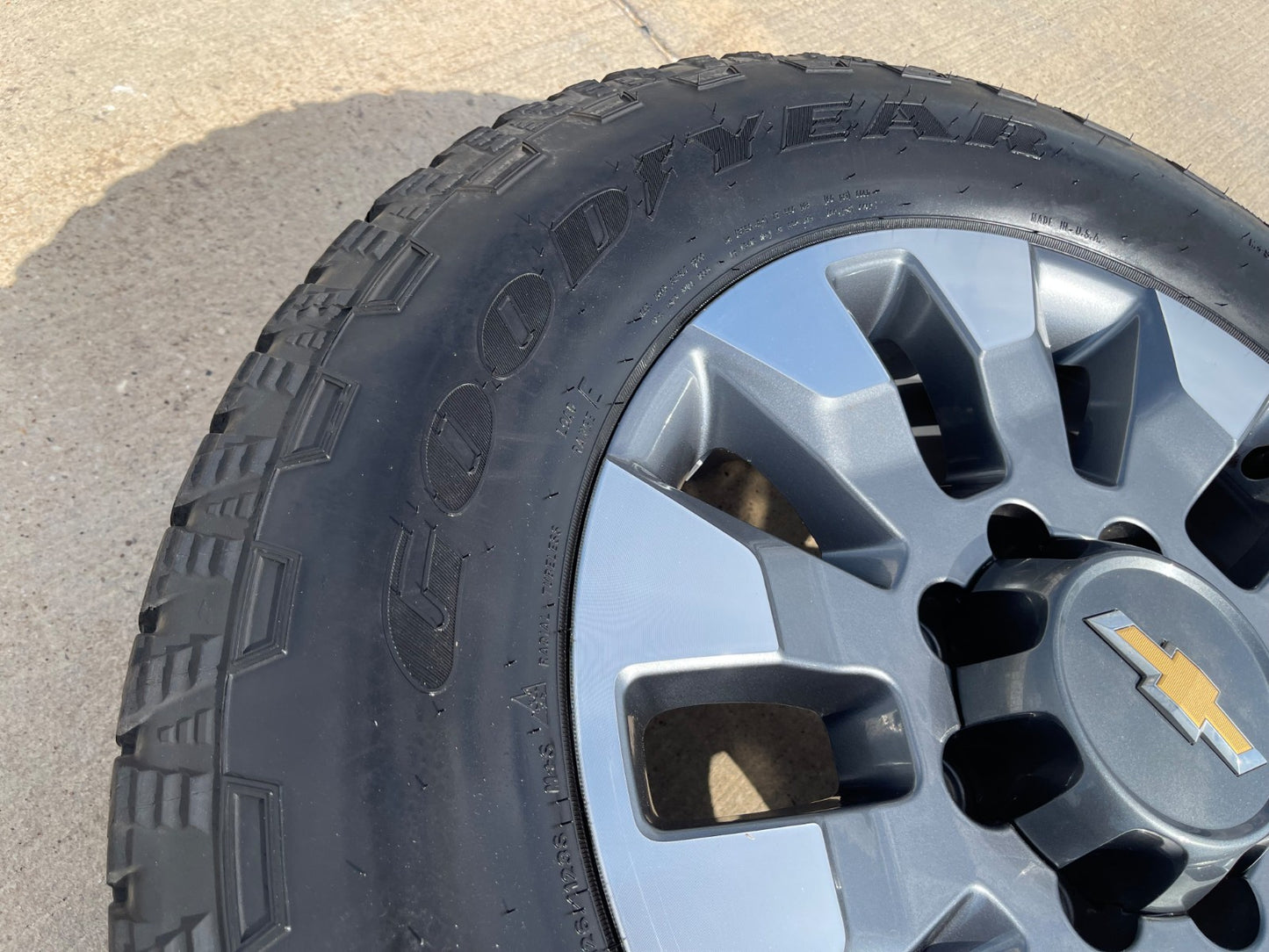 20" Chevy Silverado GMC Sierra 2500 3500 OEM 5960 5947 wheel rim tire spare