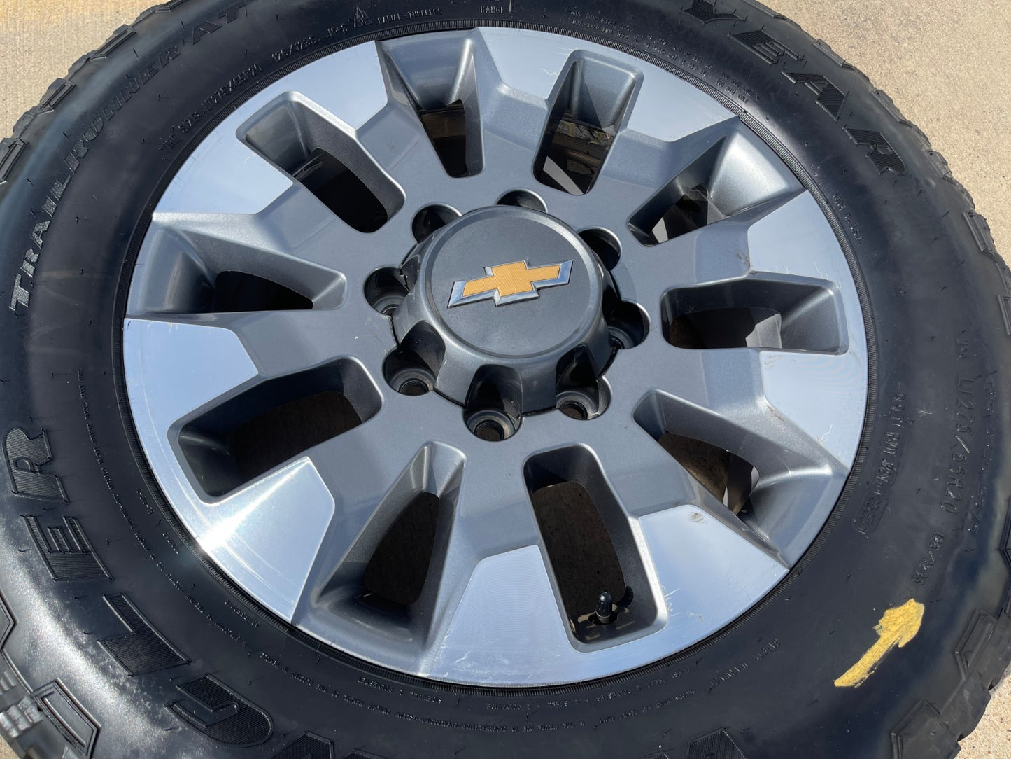 20" Chevy Silverado GMC Sierra 2500 3500 OEM 5960 5947 wheel rim tire spare