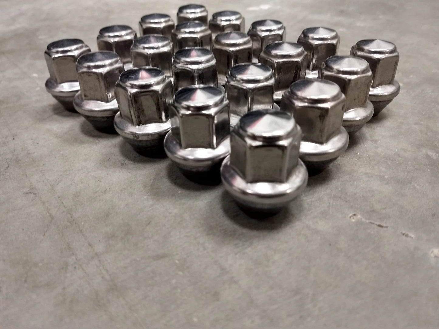 (20) 14x1.5 OEM Ford lug nuts polished Mustang OE 2015-2026