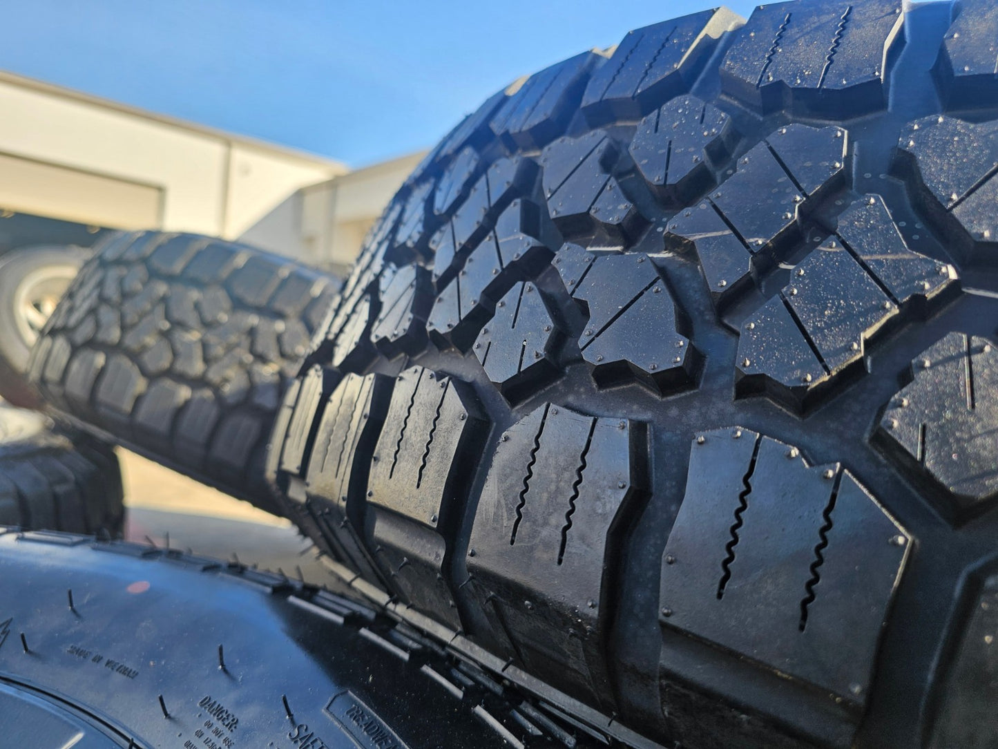 17" Jeep Wrangler Rubicon OEM wheels rims 9216 Gladiator KENDA KLEVER A/T2 NEW