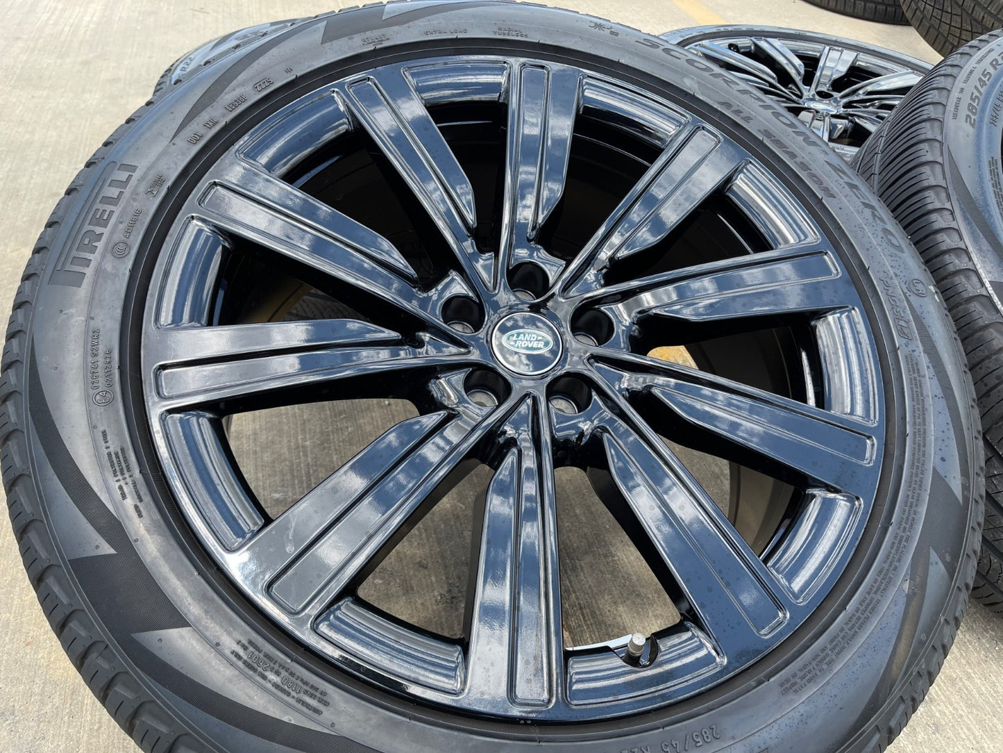 22" Land Rover Range DEFENDER OEM M8E2-1007-HB wheels rims SET PIRELLI