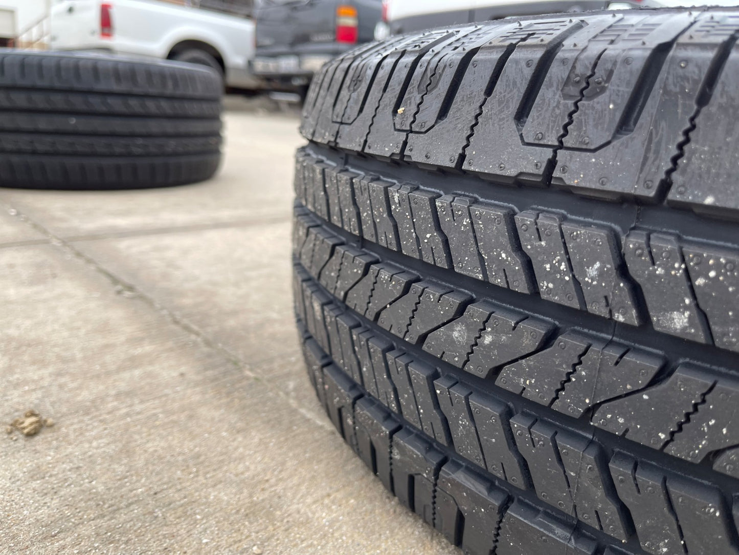 (1) 265/70/16 Laufenn X Fit H/T tire 265/70R16 112T NEW