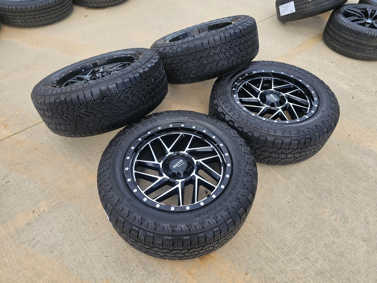 20x9 20" MOTO METAL MO985 Breakout Silverado RAM Tacoma wheels rims 6x139 6x5.5