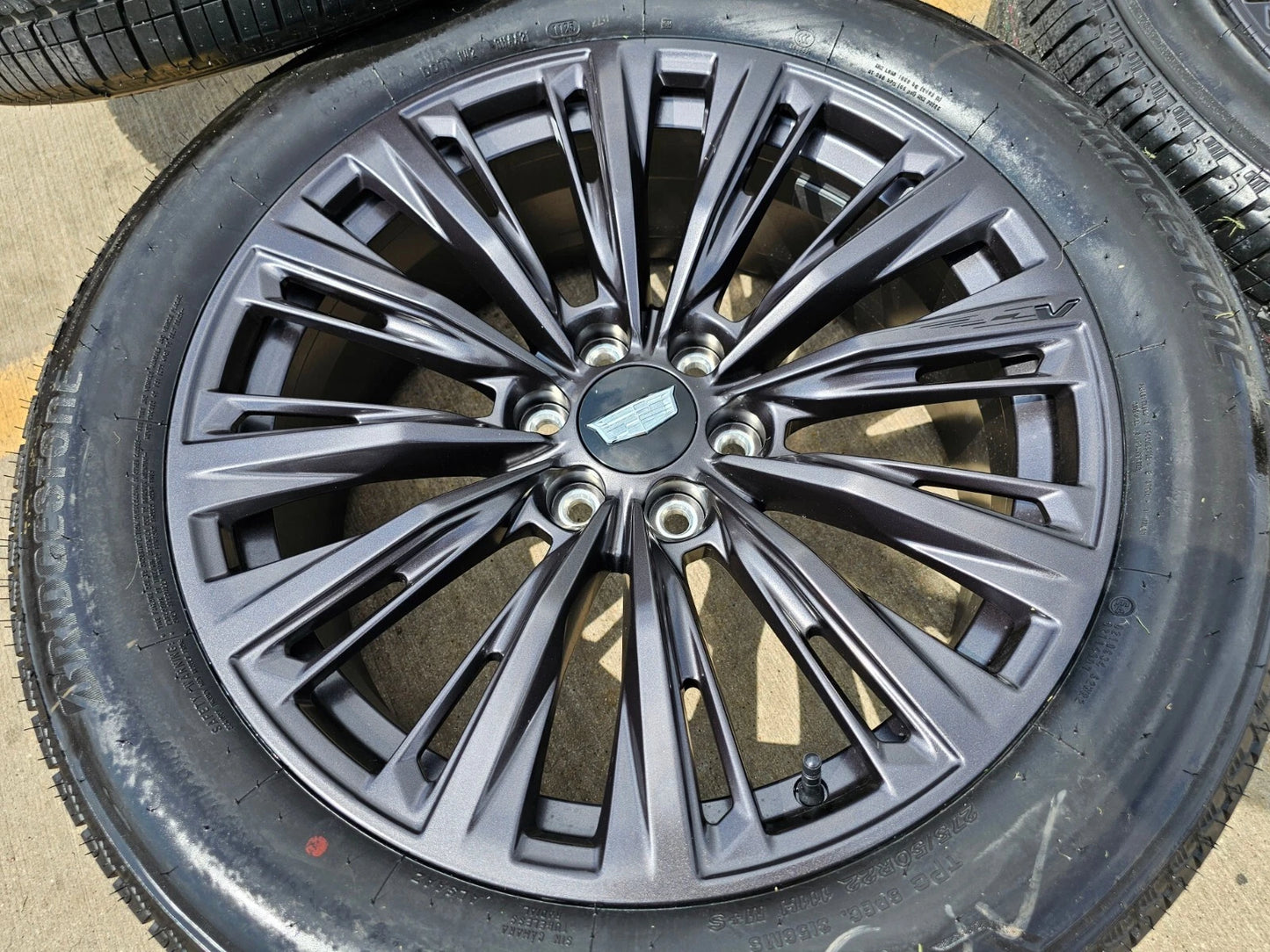 22" Cadillac Escalade V V600 Platinum OEM ORIGINAL wheels rims 2025 2026 NEW