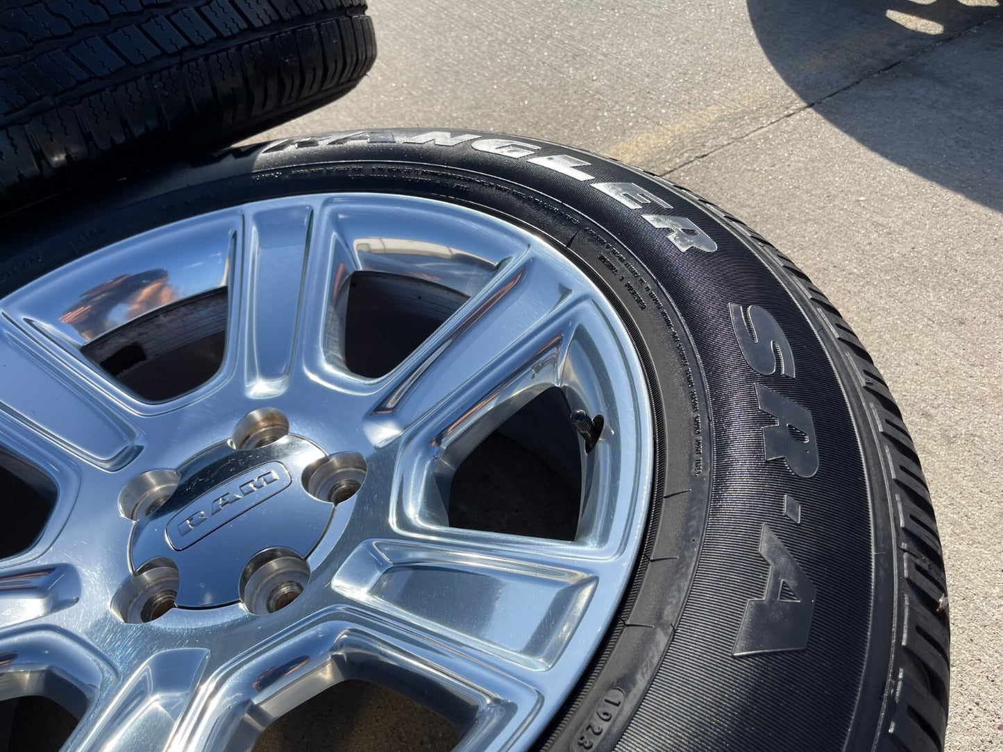 20" Dodge Ram 1500 OEM wheels rims 2561 2502 tires 2016 2017 2018 2019 2020 2021