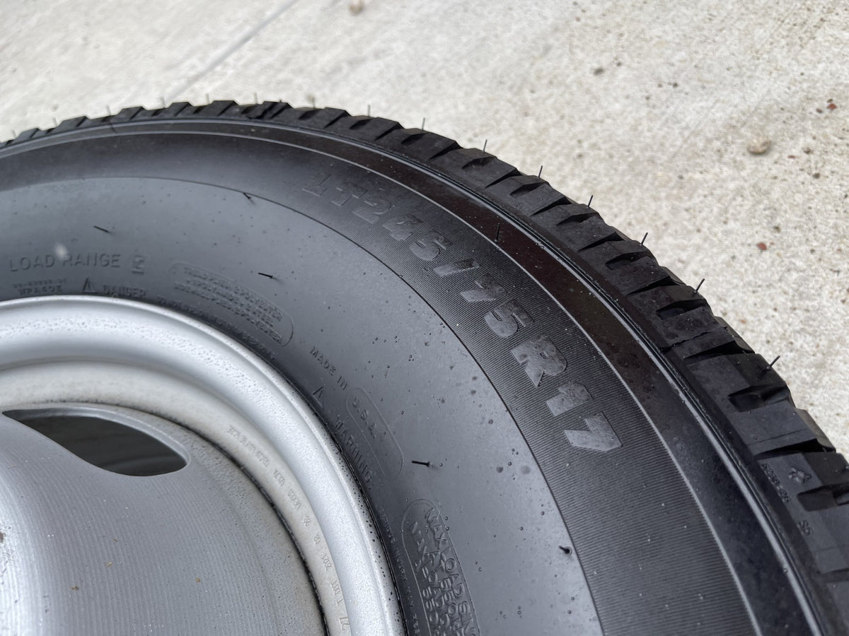 (1) 17" Ford F-350 Dually OEM 3615 99016 rim wheel tire MICHELIN