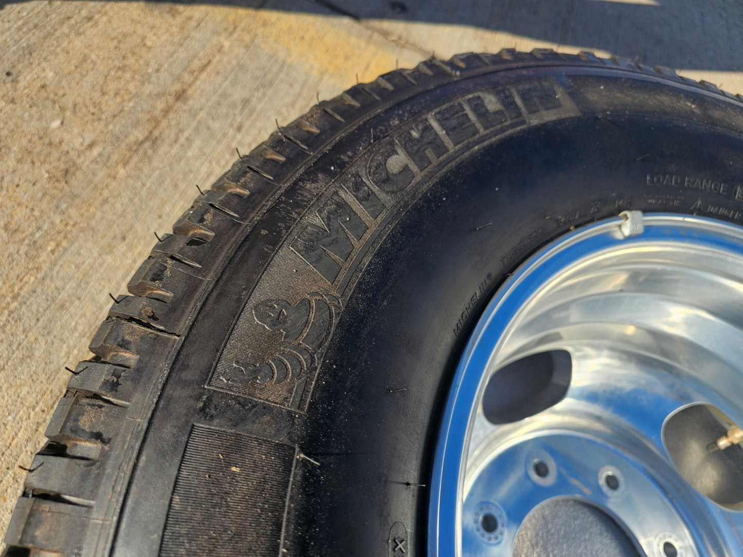 17" Ford F-350 Dually OEM rim wheel 10478 tire MICHELIN NEW