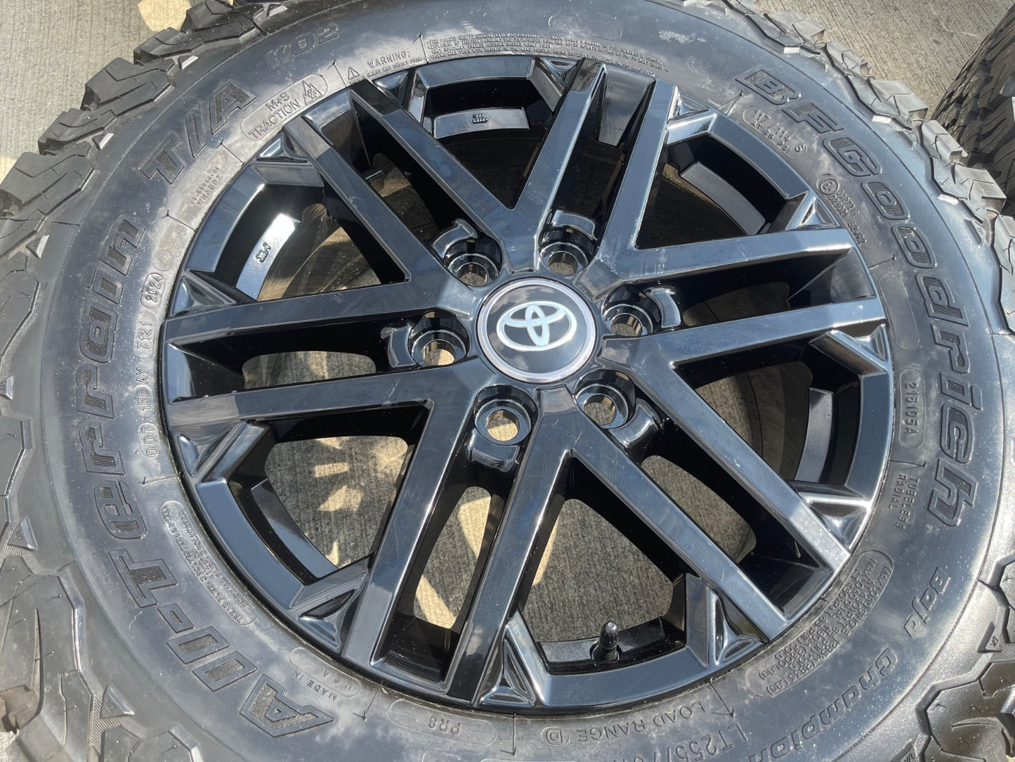 18" Toyota Tundra Sequoia TRD OEM 75281 wheels rims LX600 2025 2026 NEW BFG KO2