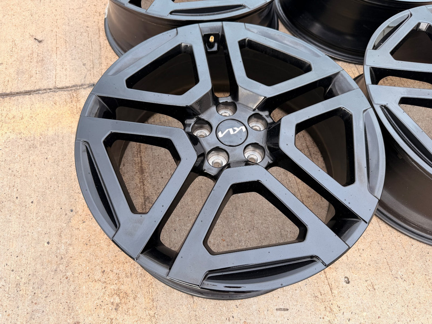 20" Kia Telluride Prestige X-PRO OEM wheels rims 74721 Sedona 2024 2025 2026 NEW