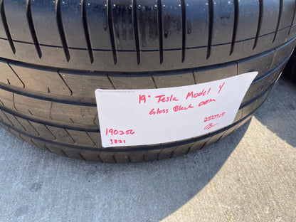 19" Tesla Model S OEM PLAID wheels rims 2022 2023 2024 2025 2026 2027 PIRELLI