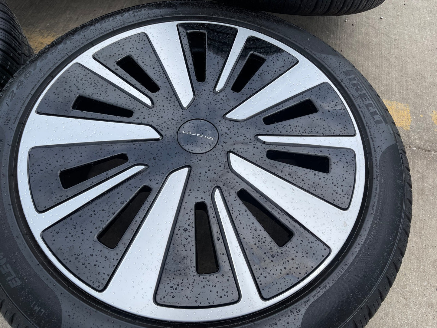 19" Lucid Air OEM Grand Touring 95620 OEM wheels rims 2025 2026 2027 PIRELLI