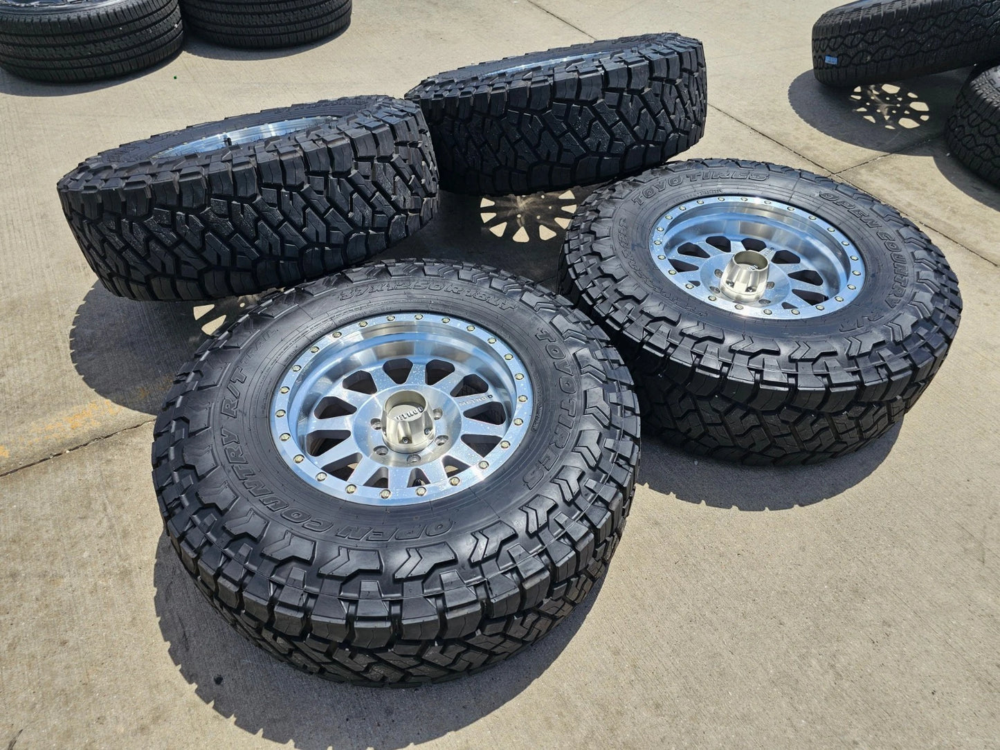 18x9 18" Method MR302 wheels rims Chevy RAM 1500 Tacoma 6x139 6x135 TOYO 37"