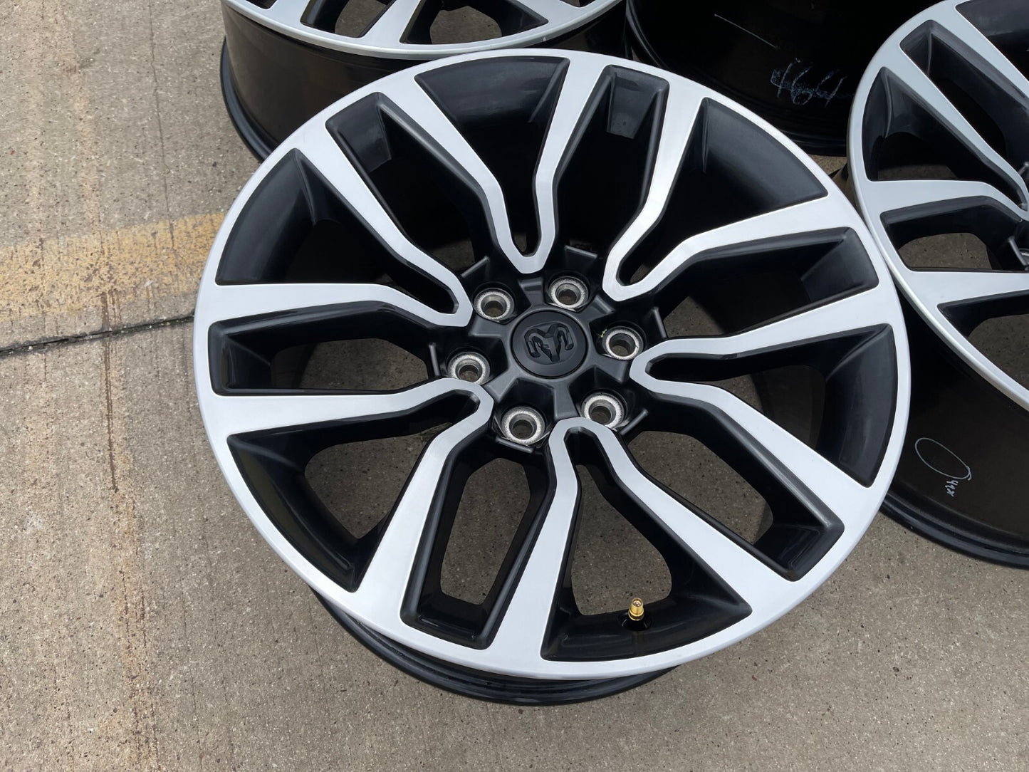 20" Dodge Ram 1500 OEM Laramie Long Horn wheels rims 2024 2025 NEW