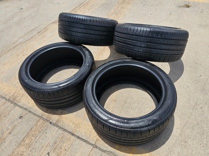 (4) 235/35/20 Pirelli P Zero tires 92Y 235/35R20 XL PNCS TO