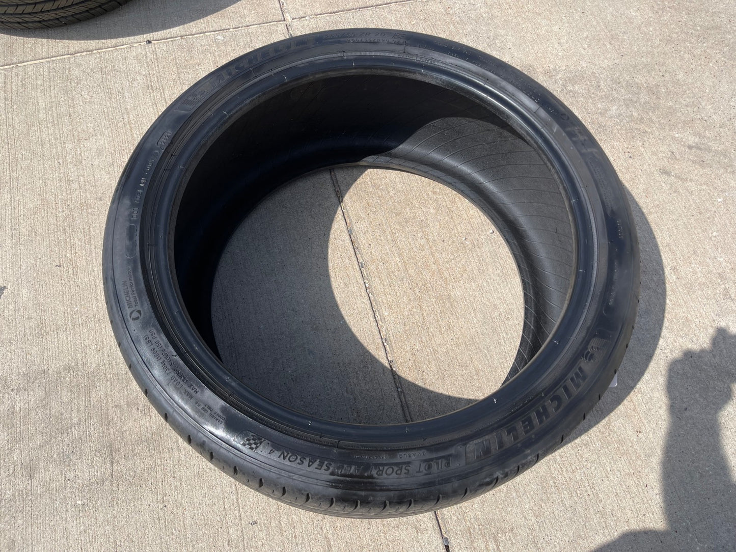 (1) 255/35/20 Michelin Pilot Sport A/S 4 All Season 98Y XL 255/35R20 tire