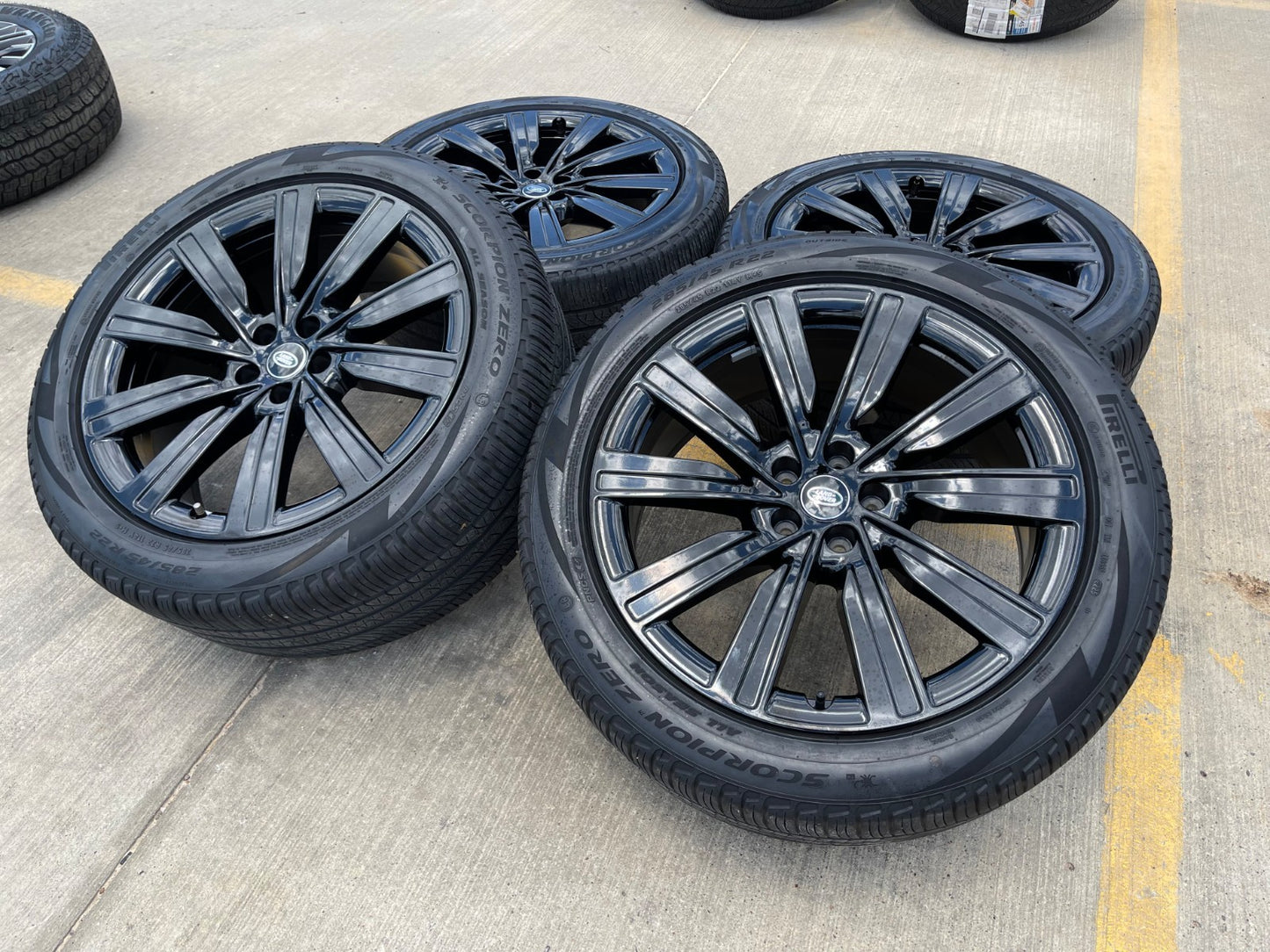 22" Land Rover Range DEFENDER OEM M8E2-1007-HB wheels rims SET PIRELLI