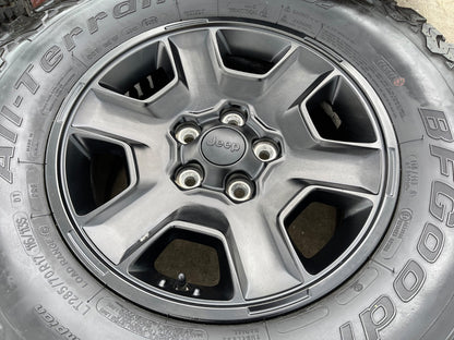 17" Jeep Wrangler Rubicon OEM 9260 wheels rims Gladiator tires BFG KO2 A/T 33"