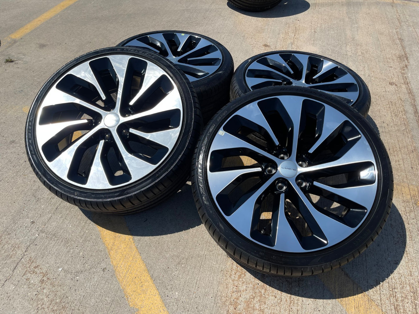 21" Lucid Air Grand Touring OEM 95542 95543 wheels rims black tires PIRELLI
