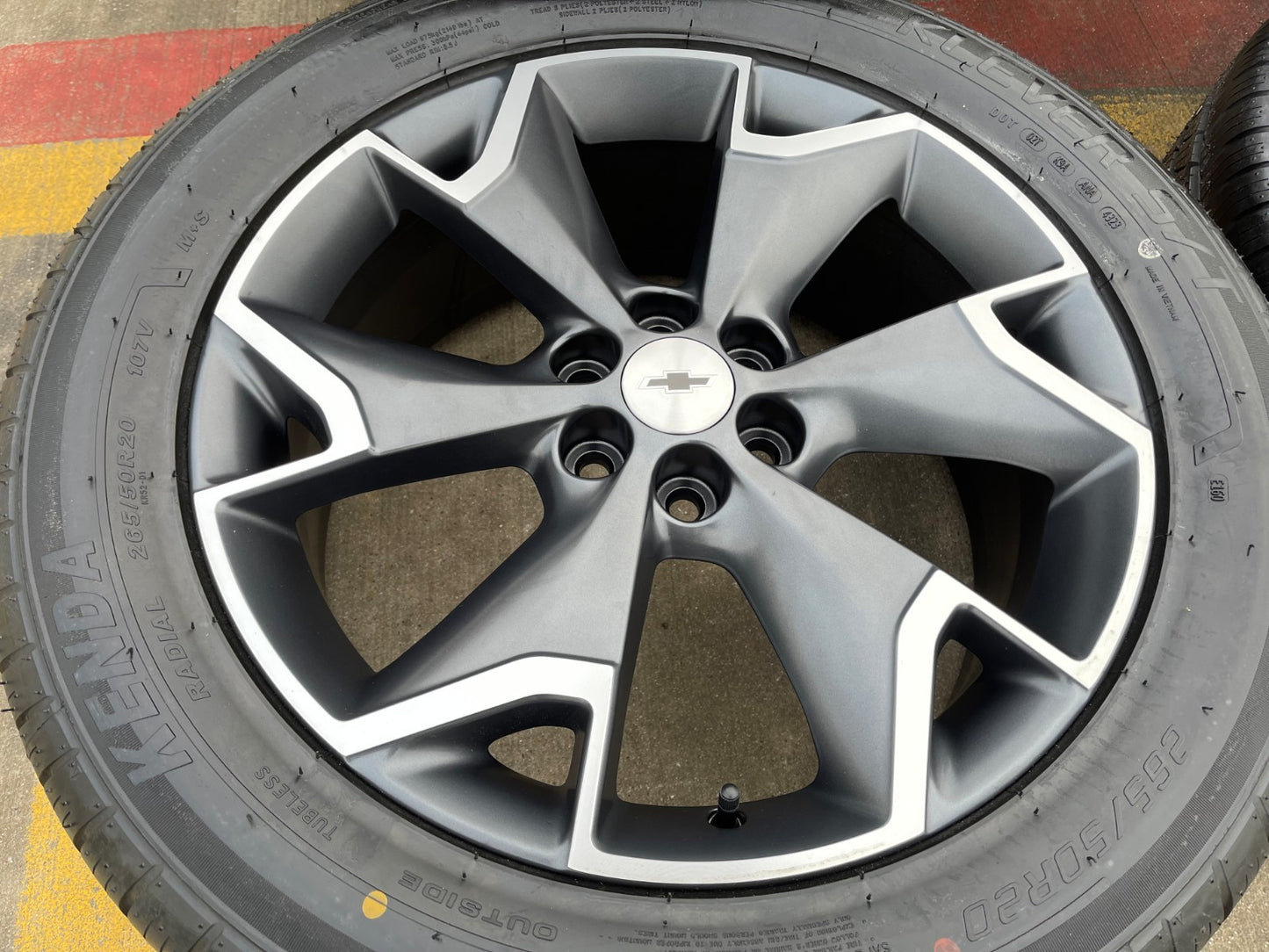 20" Chevy Blazer GMC Acadia Cadillac XT6 XT5 SRX OEM 5937 wheels rims tires NEW